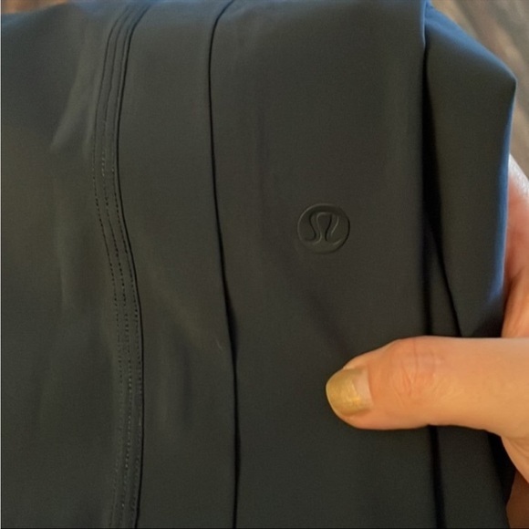 Lululemon Track Pant Navy Blue Wanderer Crop Size 10 - Picture 4 of 5